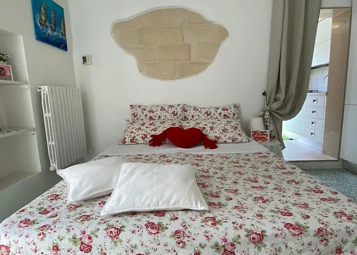 Petali Rosa - Dimora Tritone Vista Mare 3*