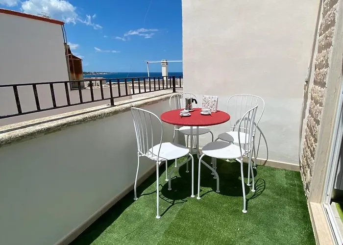 Petali Rosa - Dimora Tritone Vista Mare