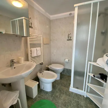 Petali Rosa - Dimora Tritone Vista Mare 3*